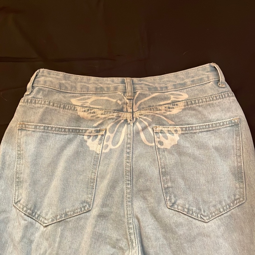 Butterfly Bum light washed blue jeans